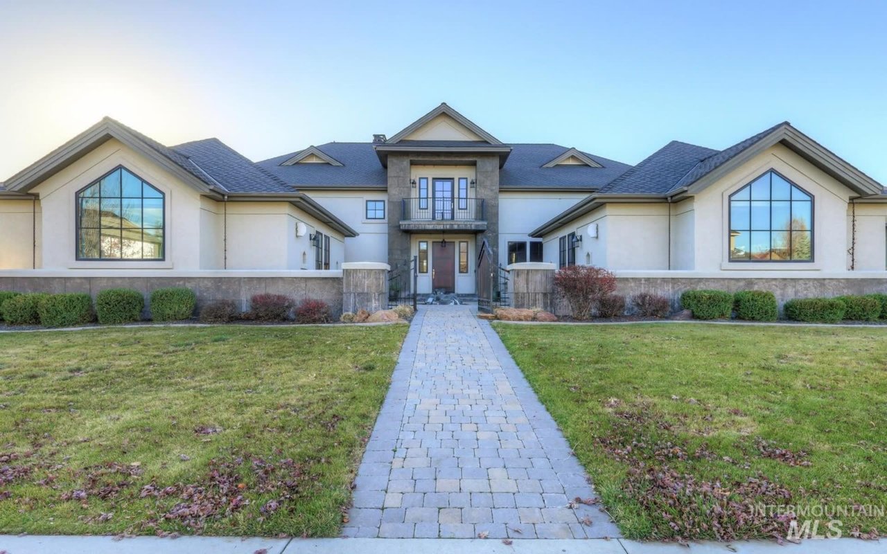 How to Buy a Luxury Home