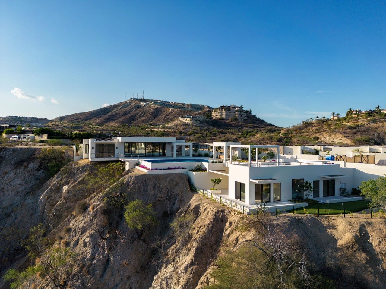 The Canyon Home, San Jose Corridor