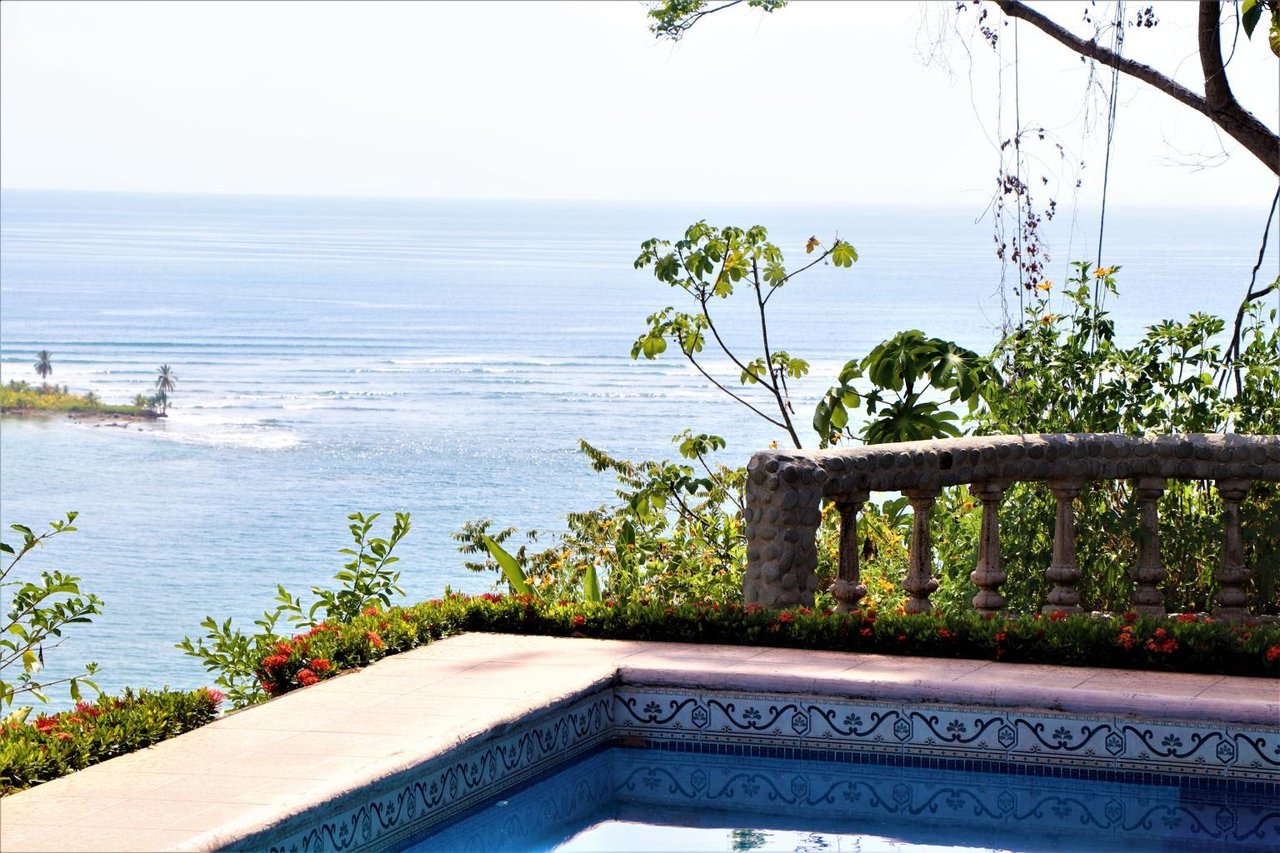 Iconic Eco-lodge With Outstanding Ocean, Sunset, and Mountain Views