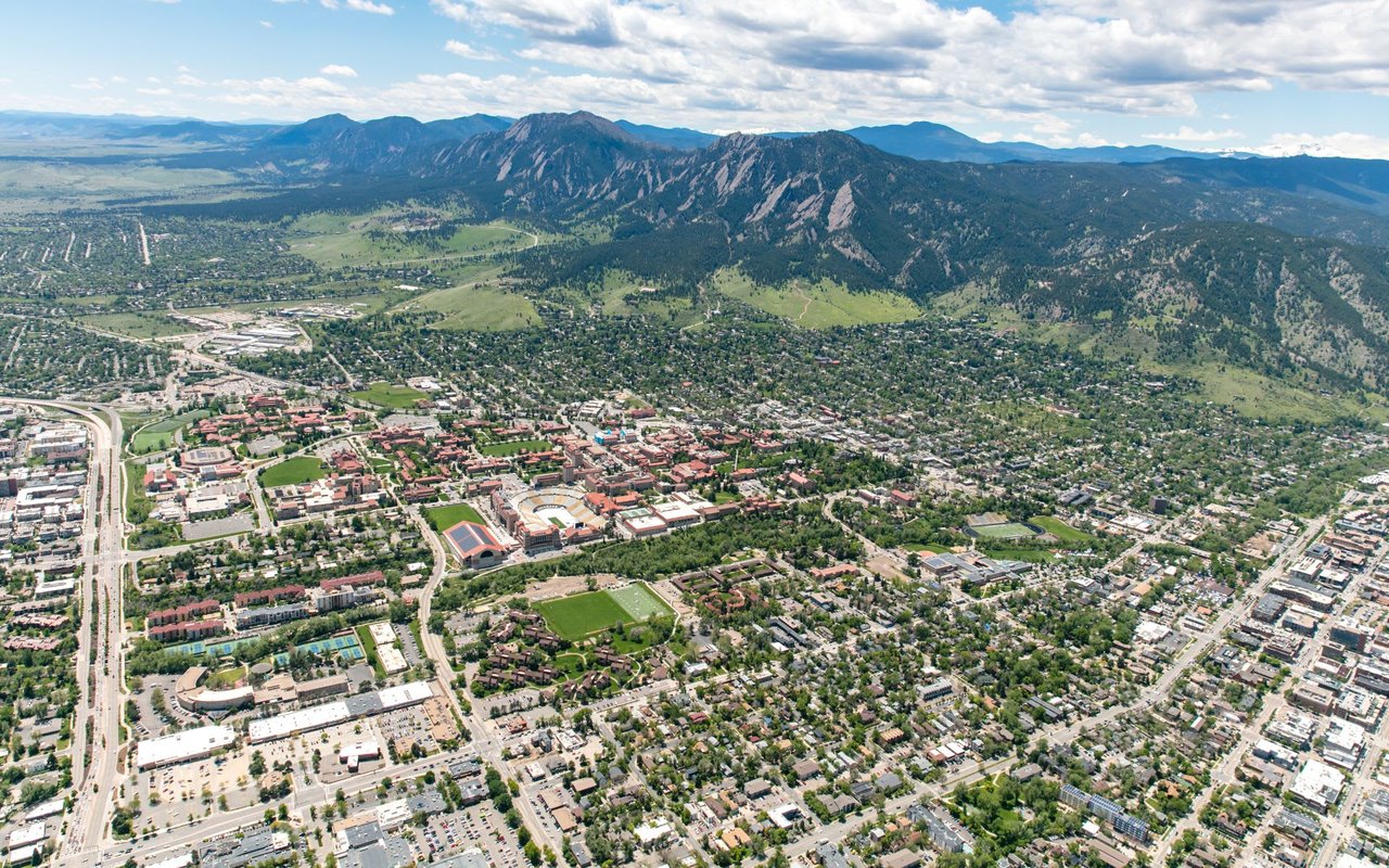 BOULDER FOOTHILLS