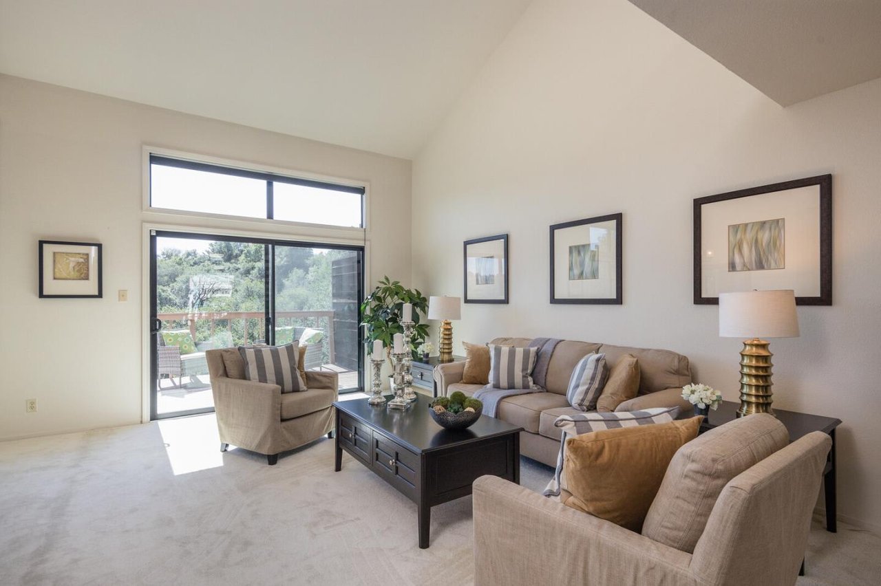 1669 Toyon Court