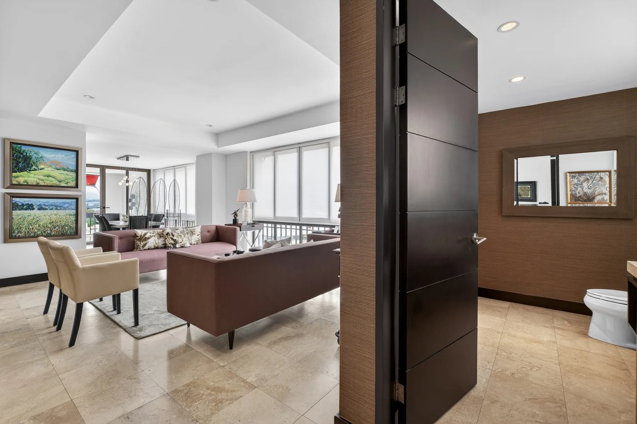 Cathedral Ceiling Luxury Penthouse, Escazu, San Jose