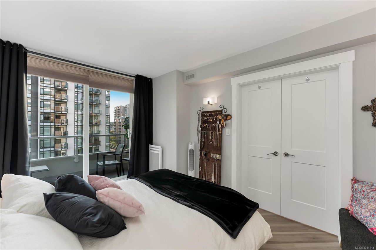 803-930 Yates St, Victoria