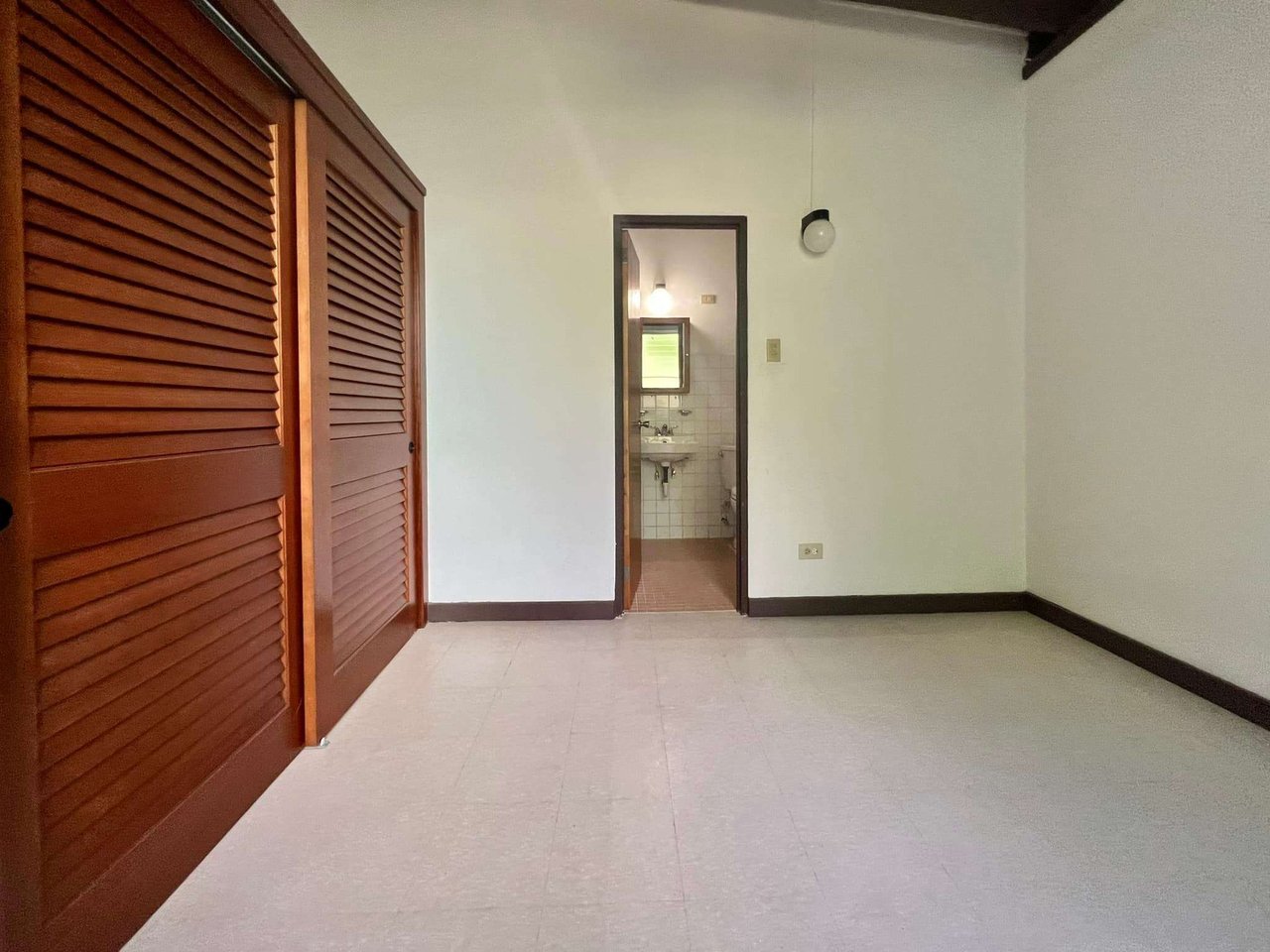 468 John's Hole 4 Bedroom Townhouse
