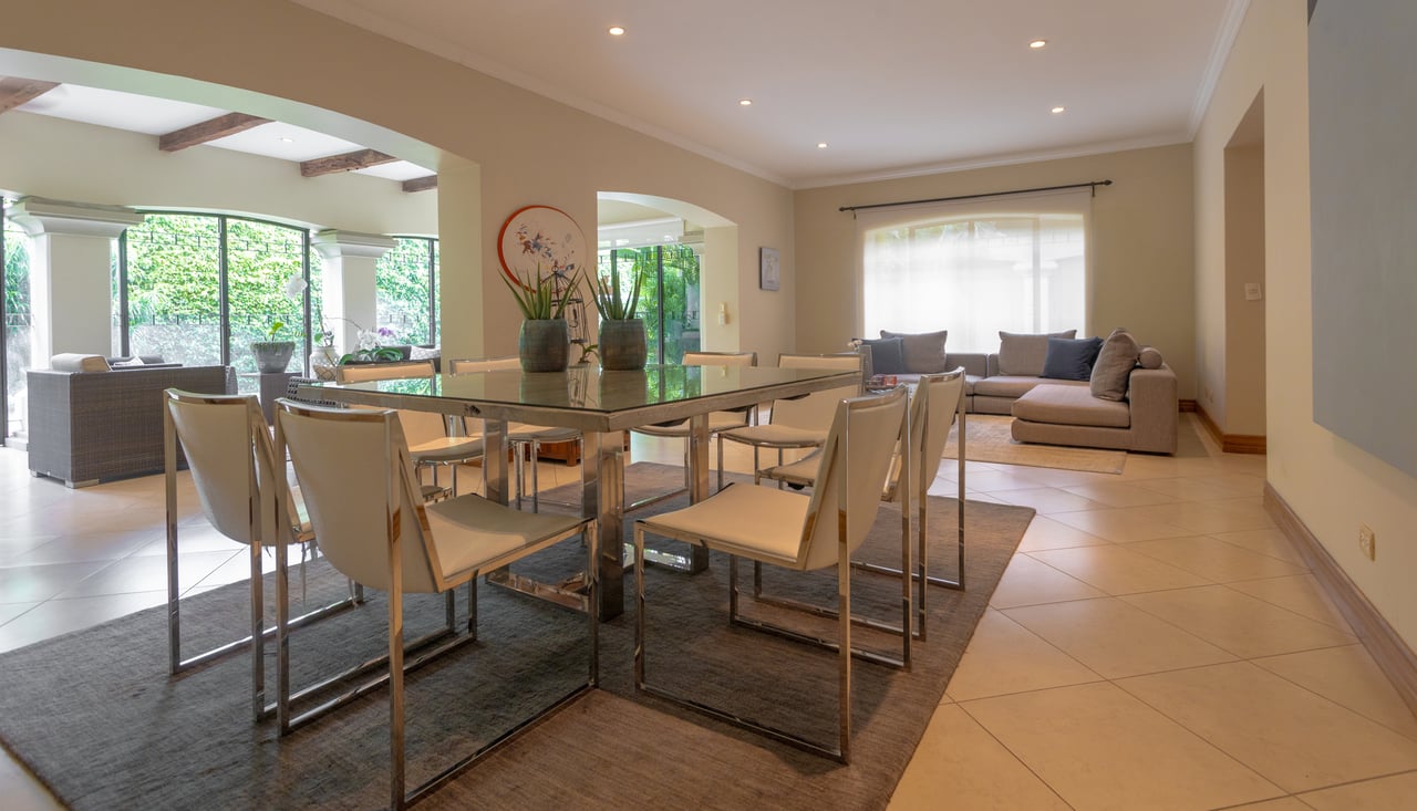 Single Level Gated Residence, Santa Ana, San Jose