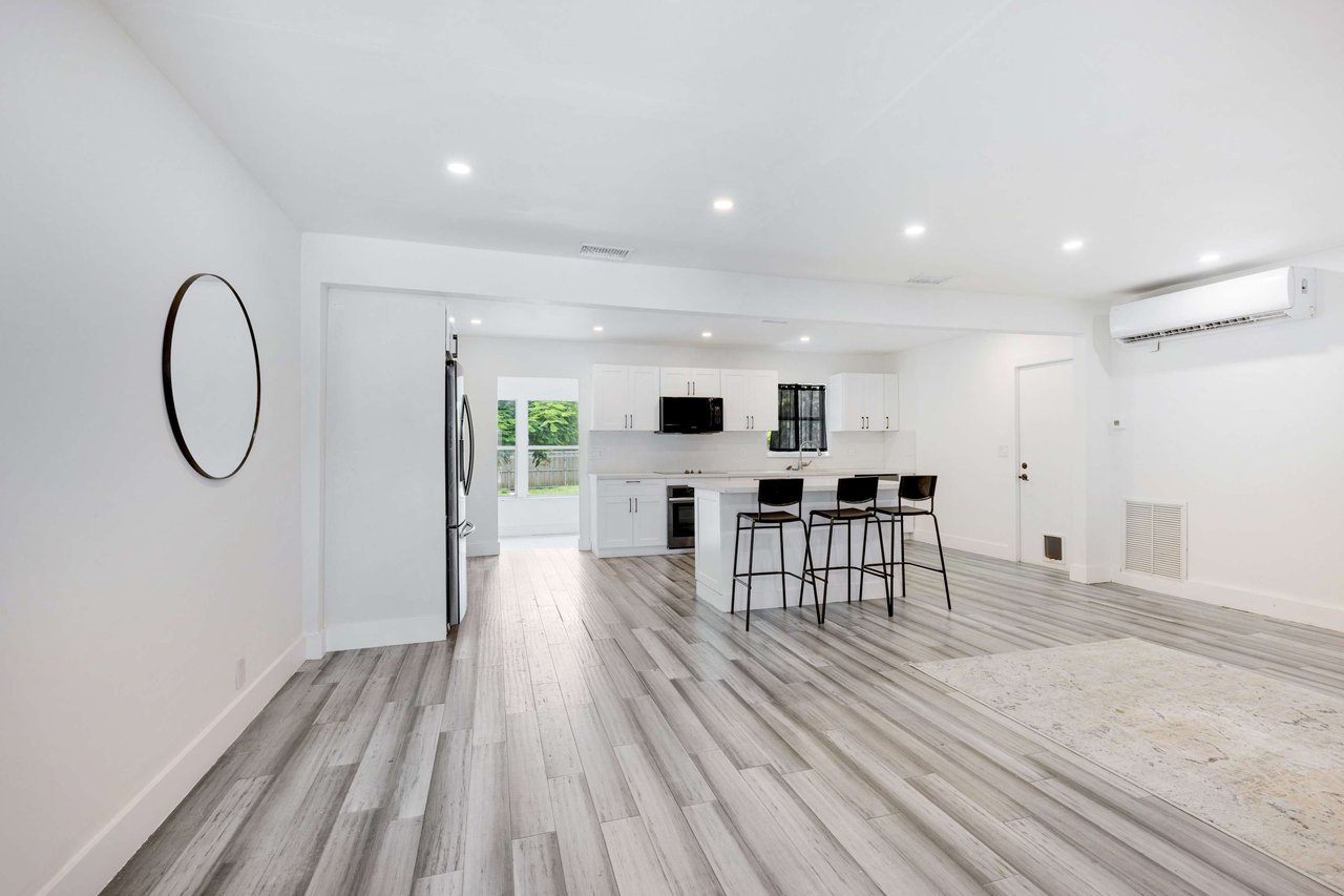 1844 Sheridan St Hollywood FL-33020