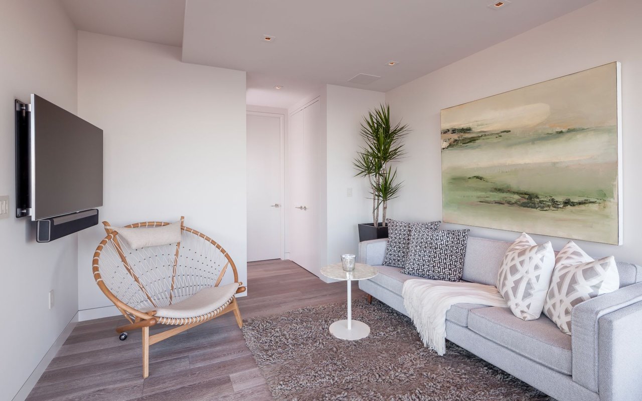 Panoramic Views at 1070 Green