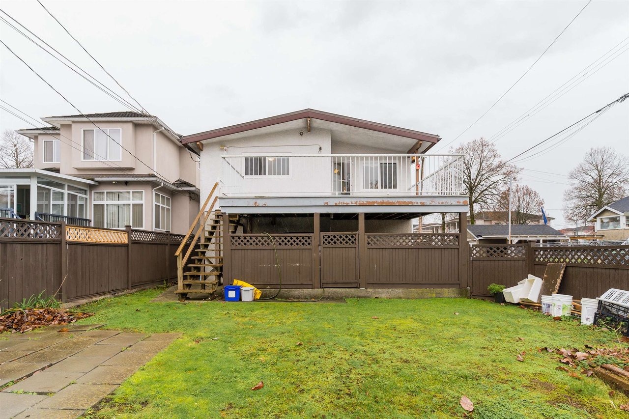 2019 E 45th Ave