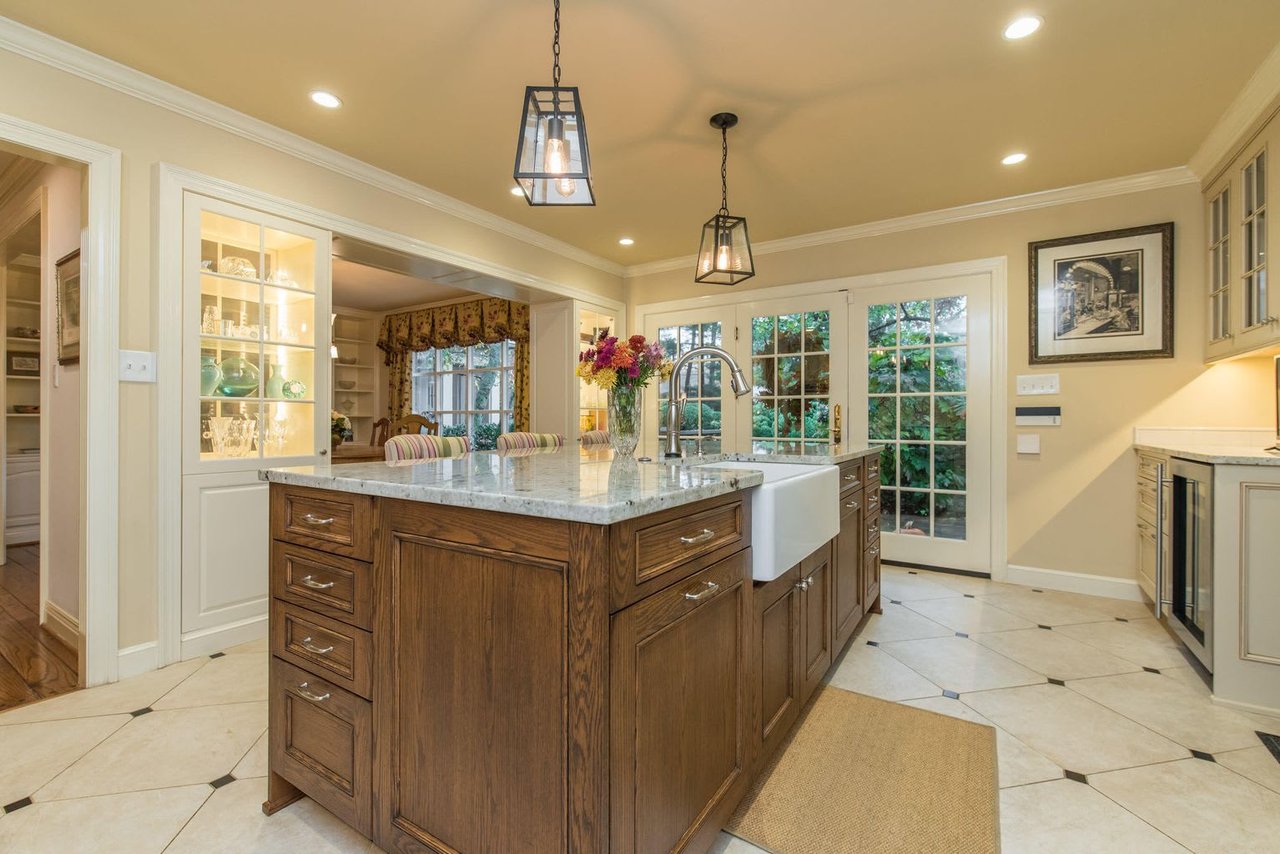 467 Woodlake Way