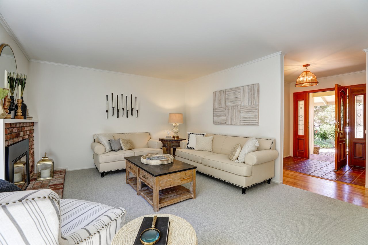 5 Denise Ct