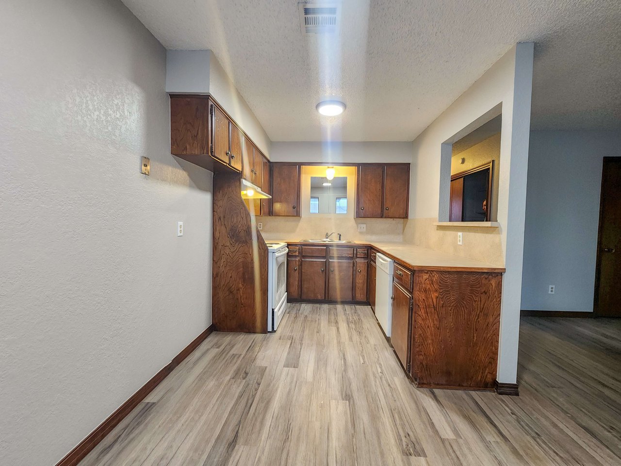 4104 N Market