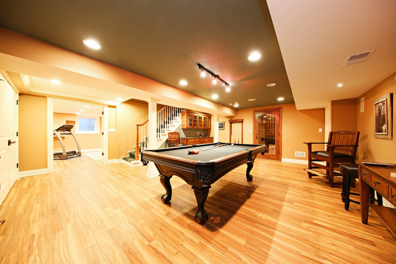 Gorgeous Home on Quiet Cul-De-Sac