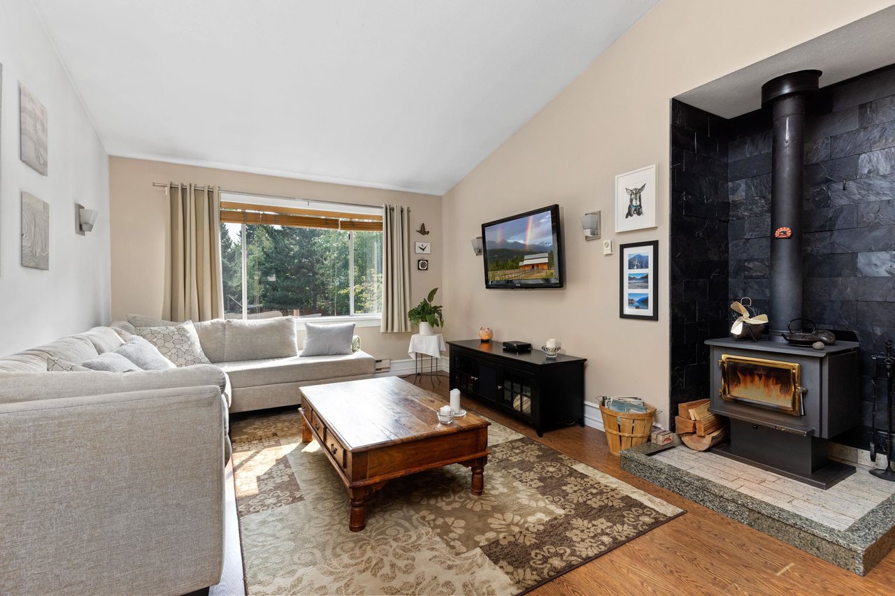 4-7408 Cottonwood Street, Pemberton