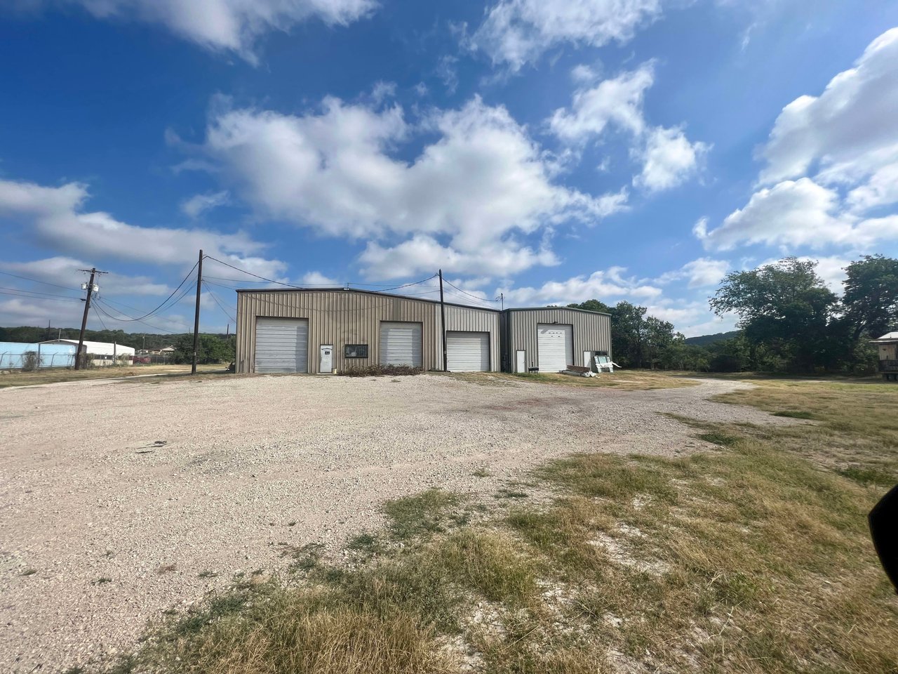 Commercial Warehouse on over 4 acres in Kerrville