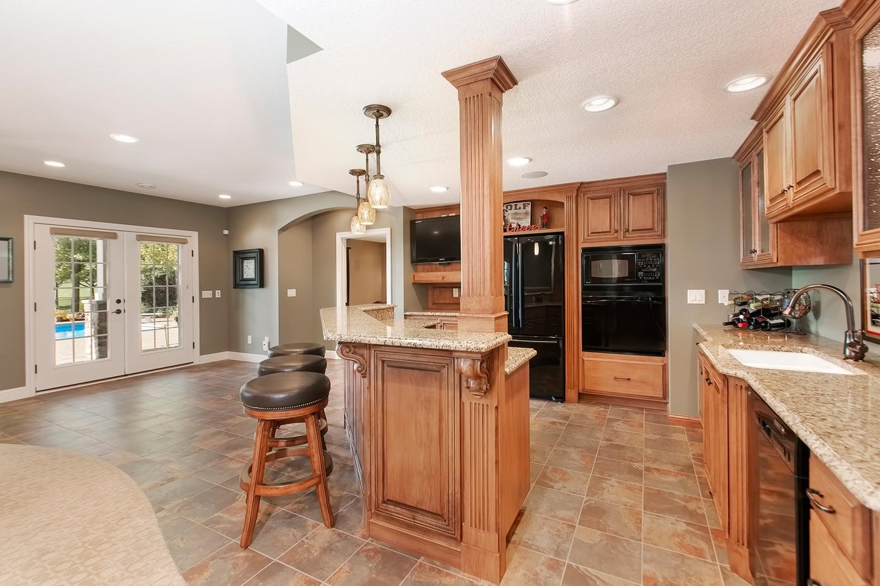 Stunning Eagan Masterpiece!