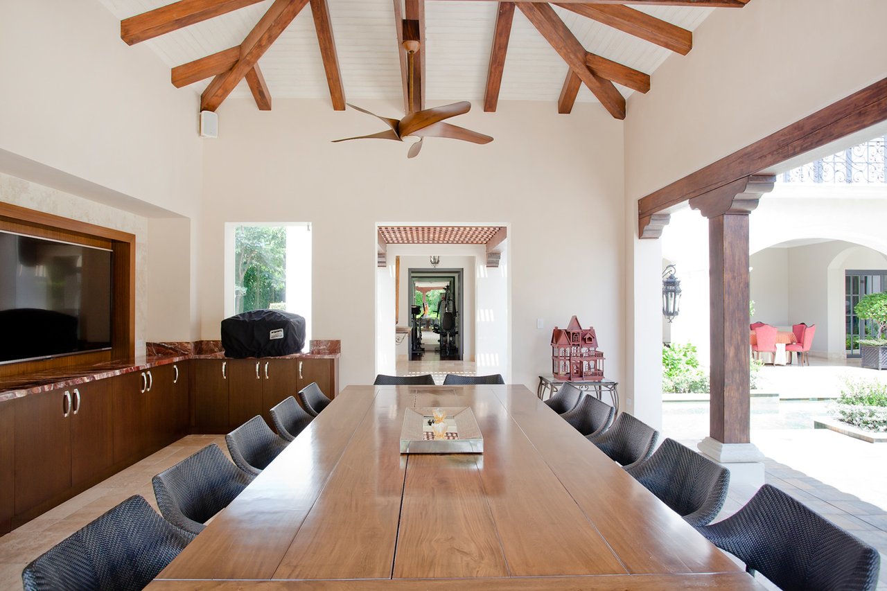 Contemporary Gated Estate, Santa Ana, San Jose
