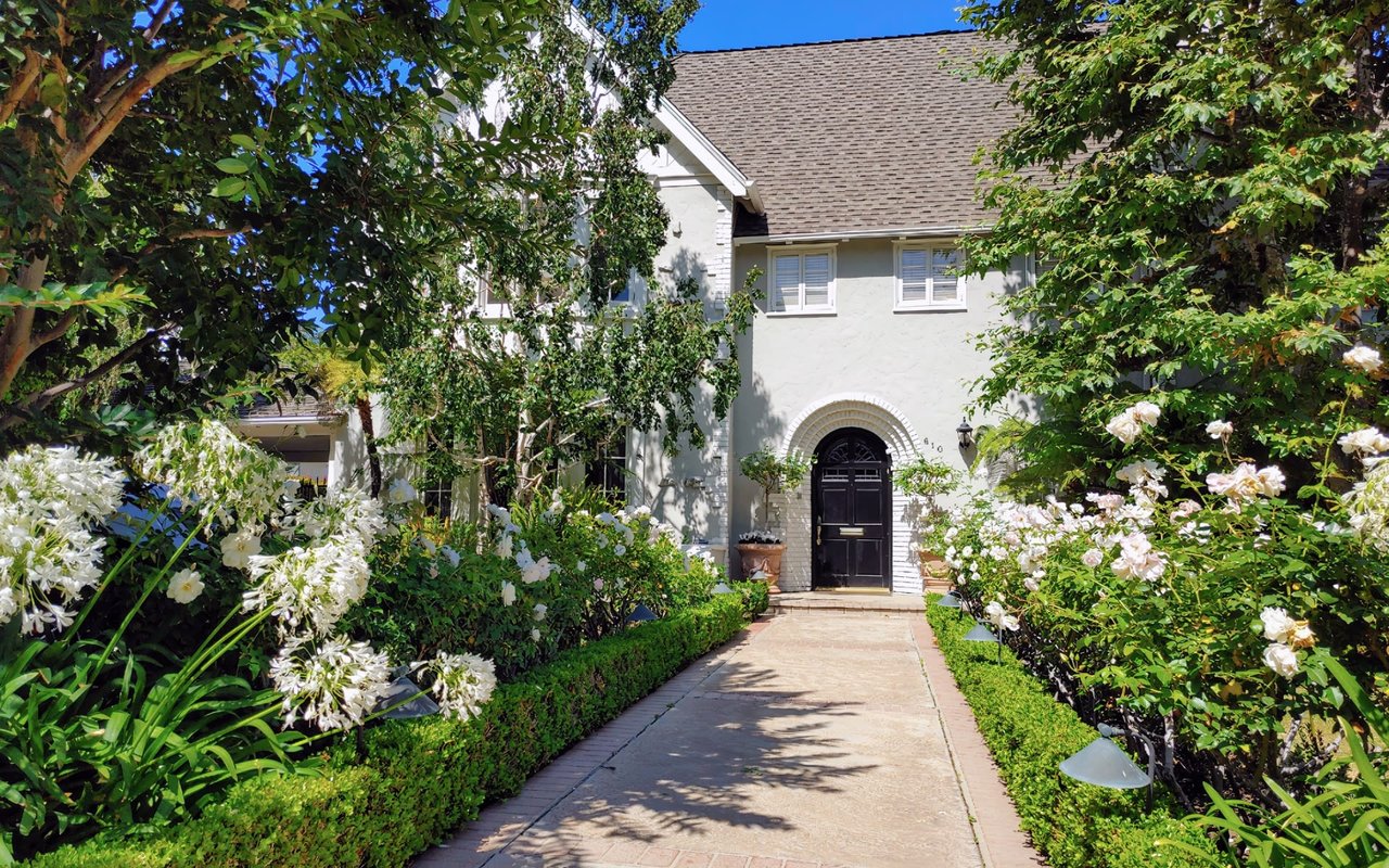 Decoding the Relationship Between Home Age and Market Value
