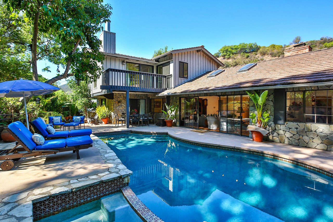 Considerable Country Retreat in the Canyon