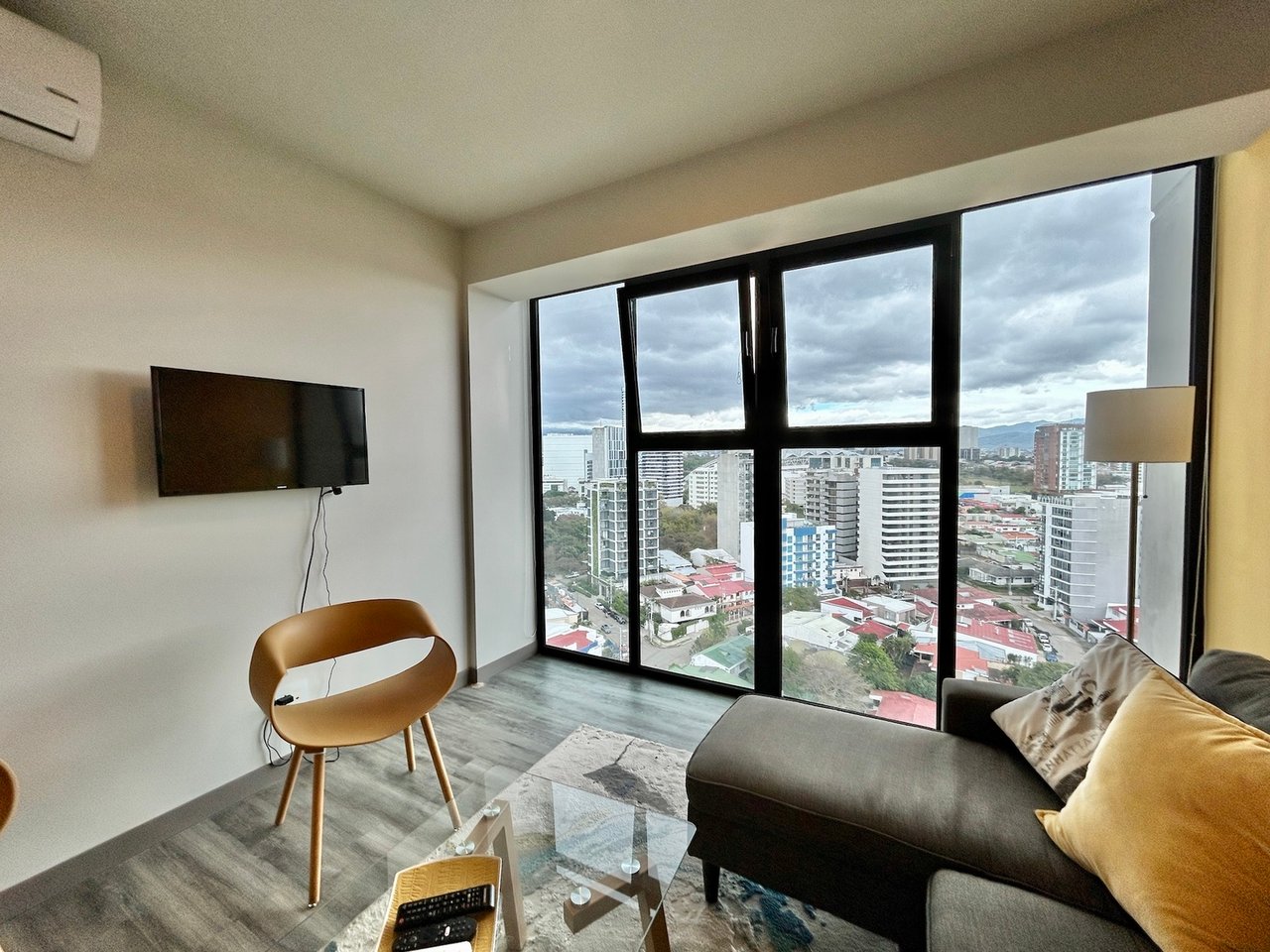 Skyline View Furnished Condo, Sabana and Rohrmoser, San Jose