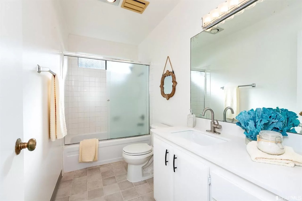 137 Lake Merced Blvd