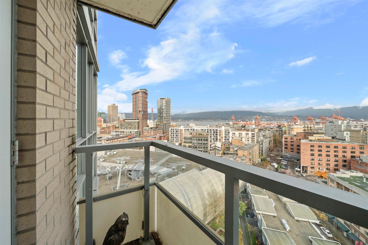 1905-63 Keefer Pl