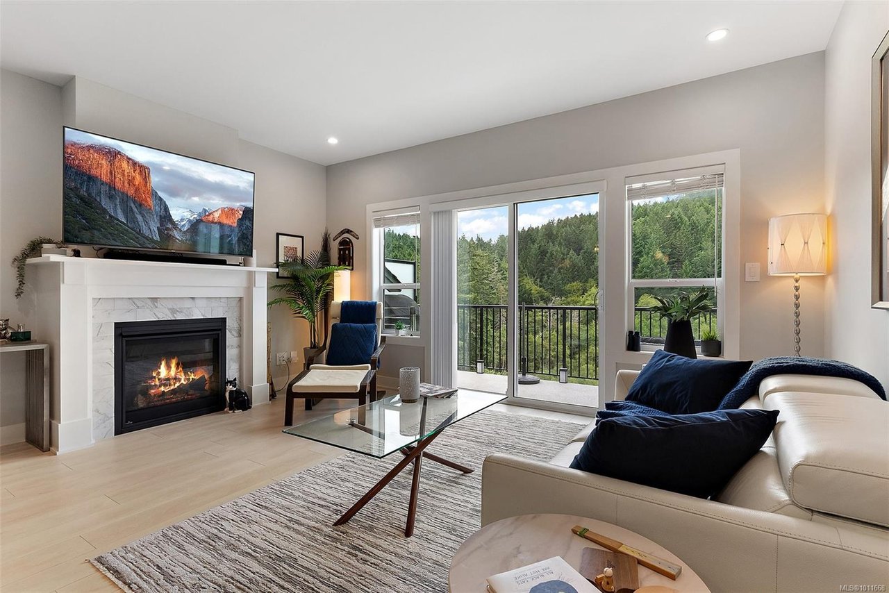 1283 Centauri Dr