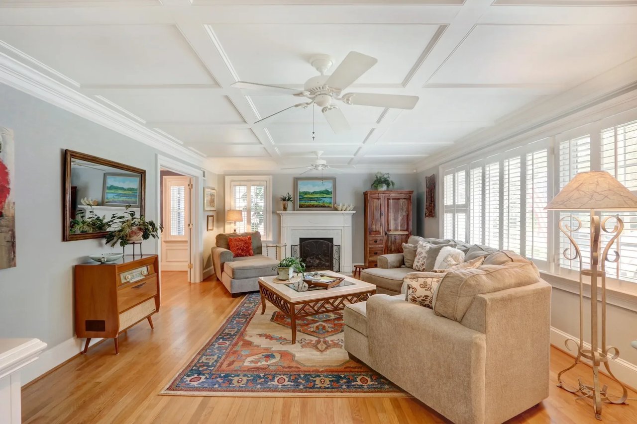 323 Kensington Dr