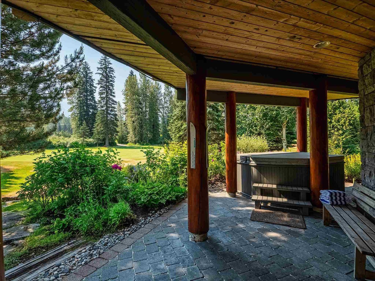 8162 Muirfield Cres