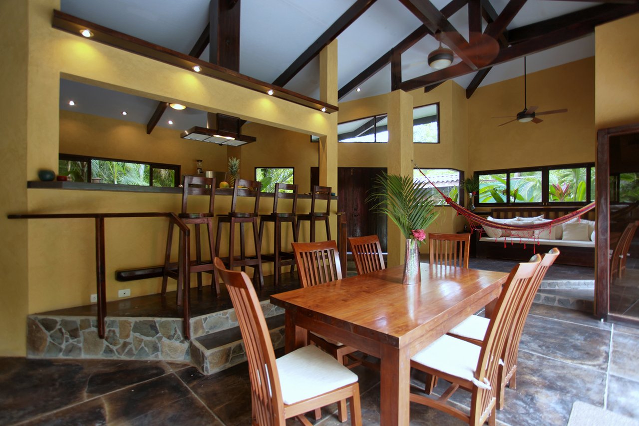 Pool Home Near Surf Break, Santa Teresa, Puntarenas