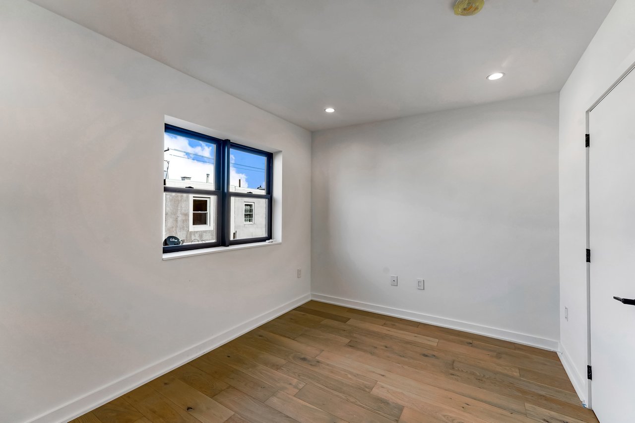 833 McClellan Street