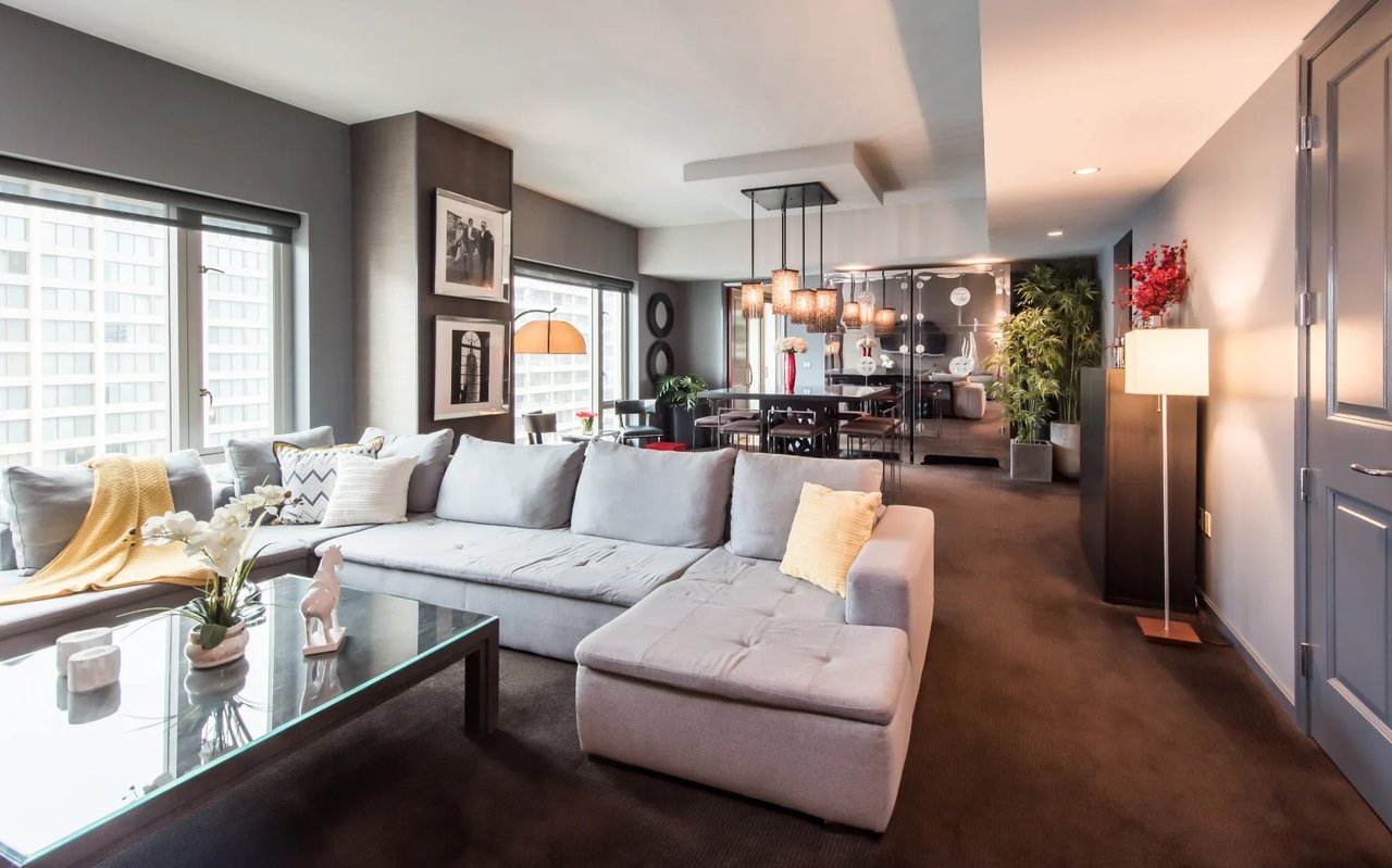 10727 Wilshire, 901