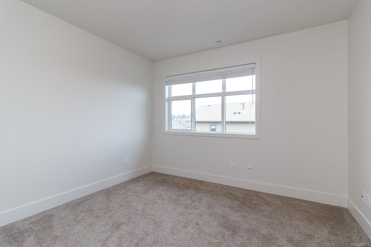 31-350 Latoria Blvd