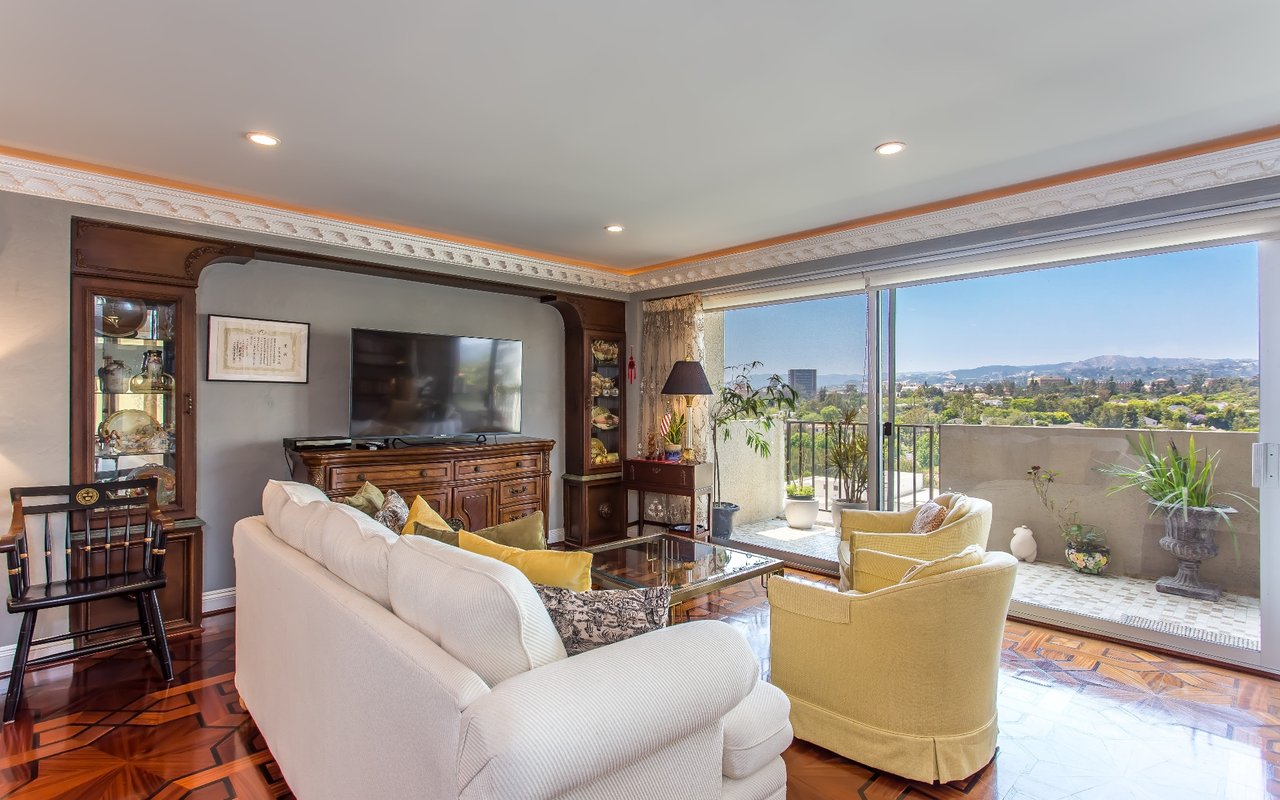 10450 Wilshire #11J
