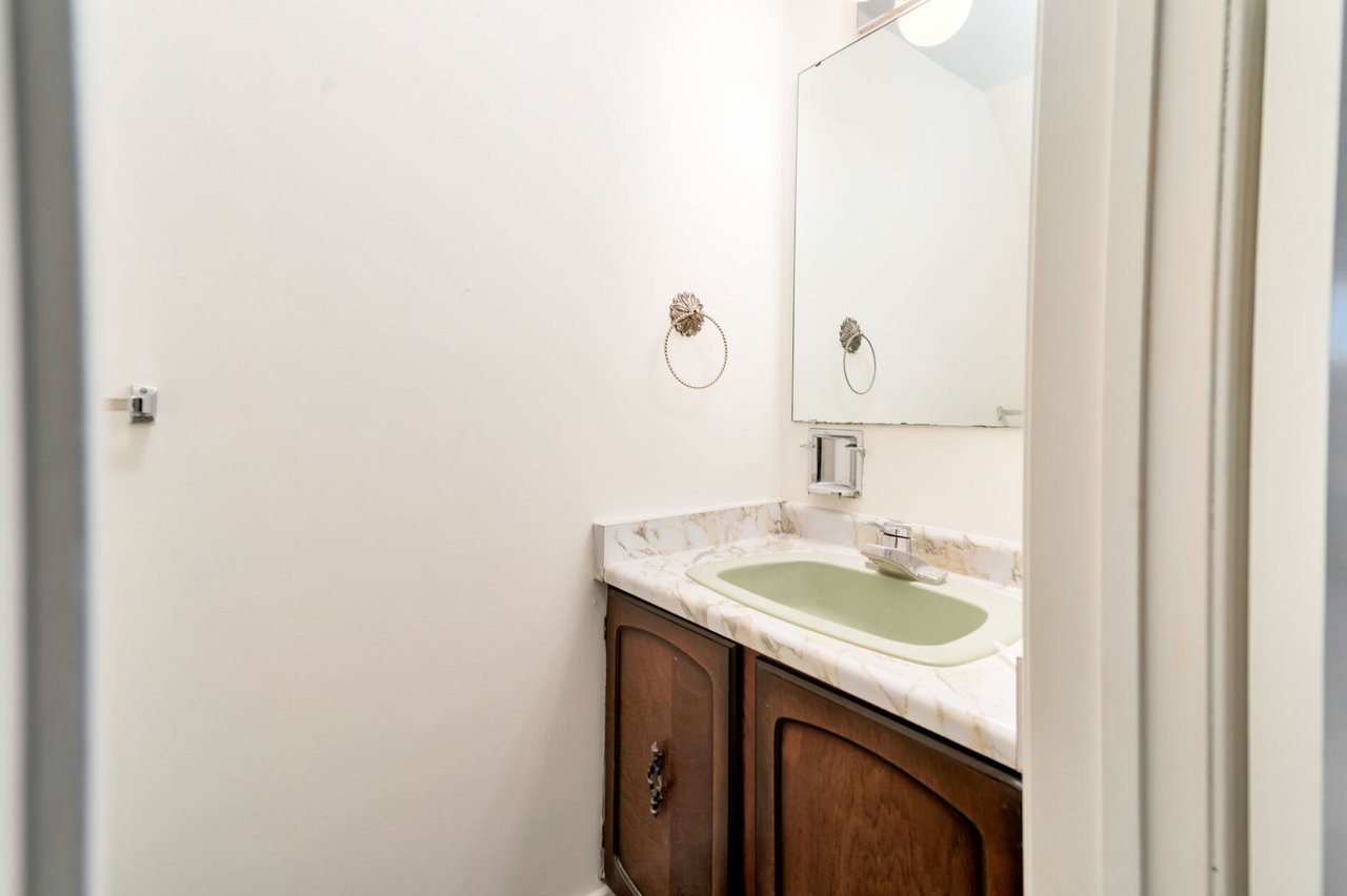 BAYVIEW VILLAGE TOWNHOME