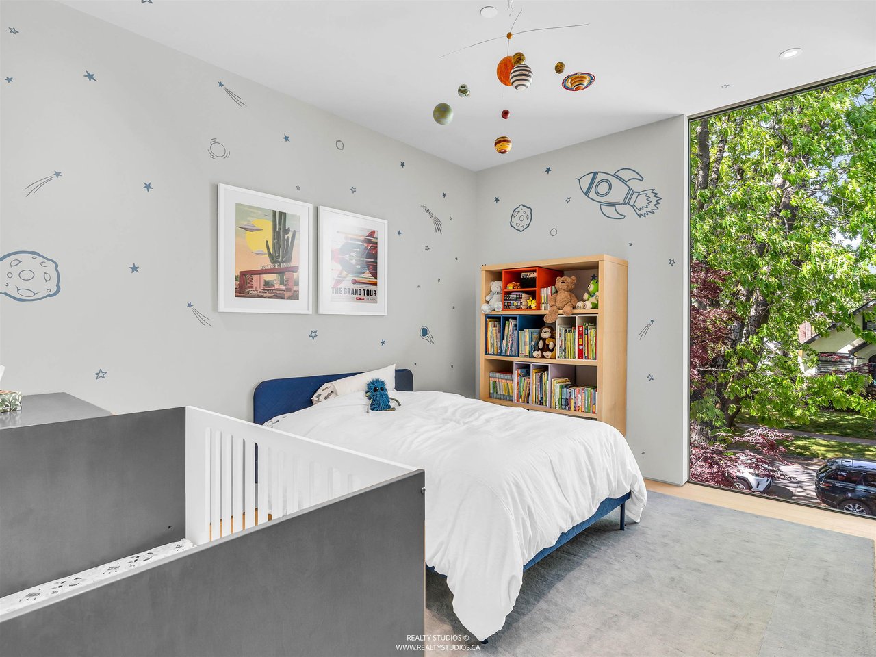 366 W 22nd Ave