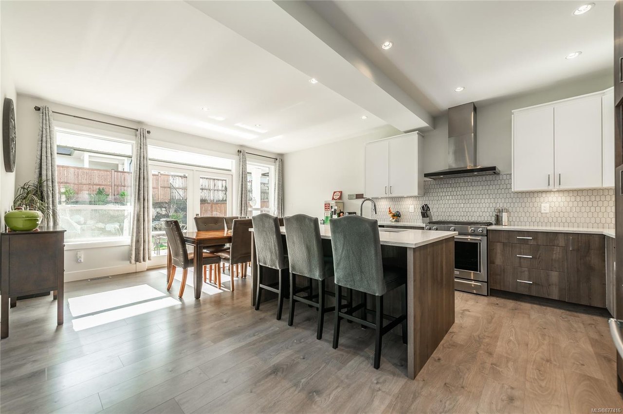 3535 Paperbark Cres