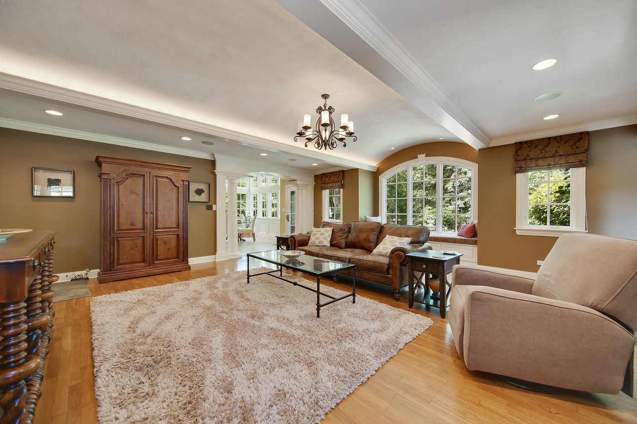 Gorgeous Home on Quiet Cul-De-Sac
