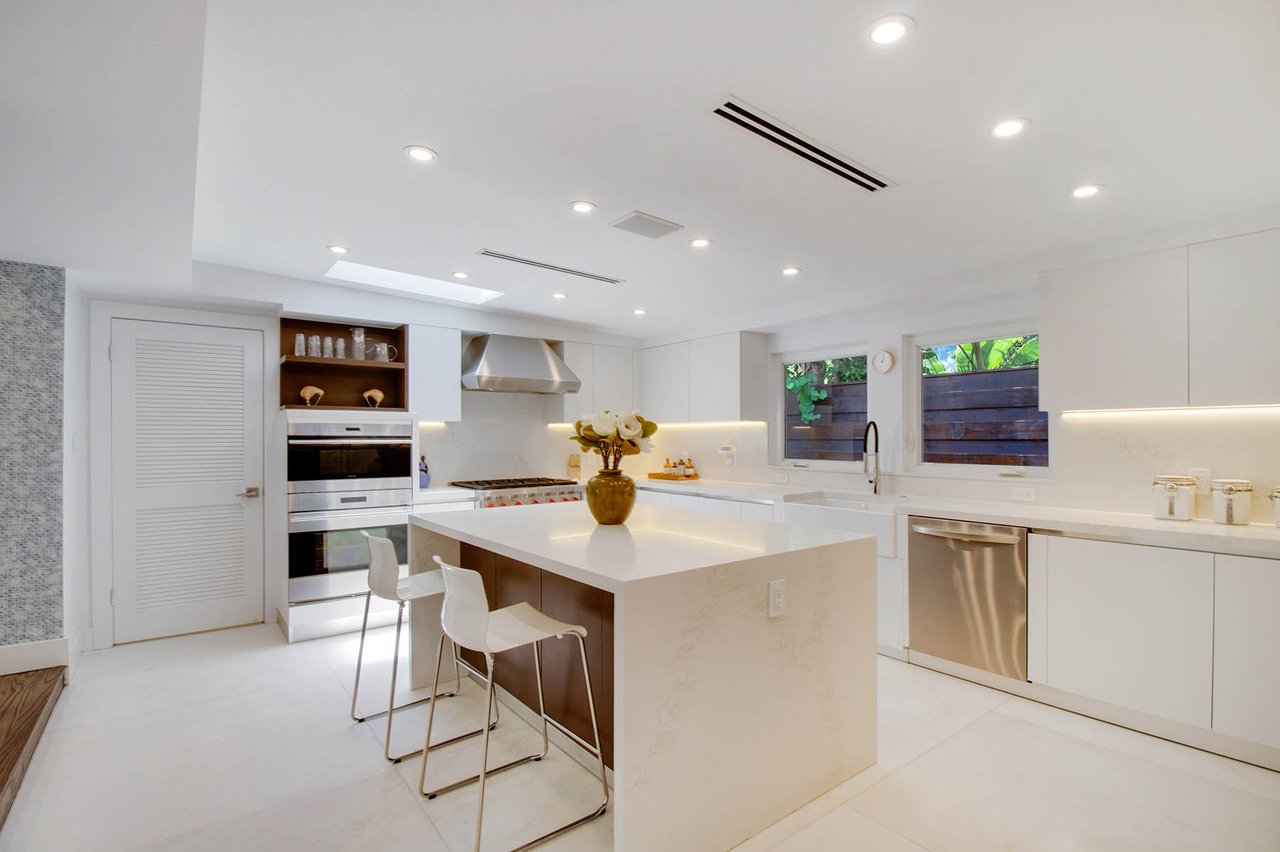 3220 Calusa Street