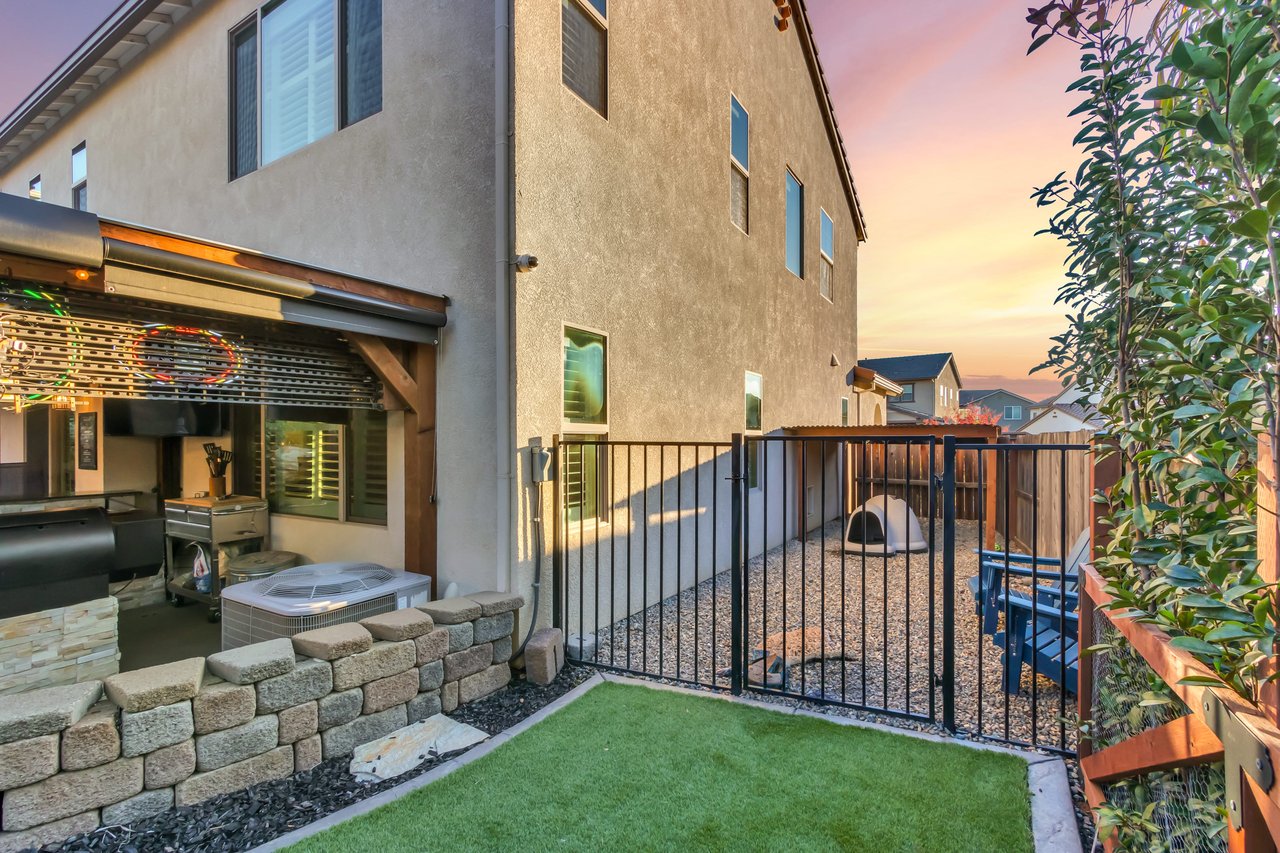 3123 Acorn Glen Way