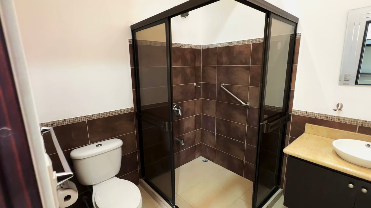 Remodeled Gated Mountain Home, Heredia