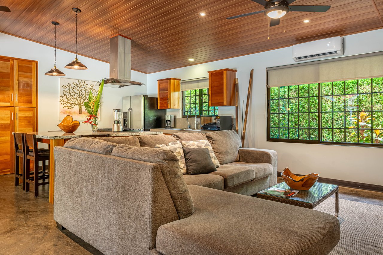 Uvita Garden Villa and Casita, 4 Bedrooms Total, Walking Distance To All