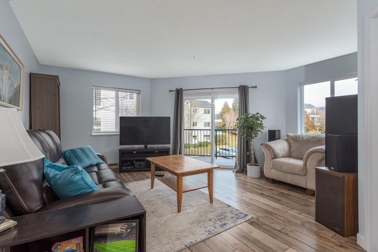 B203-40120 Willow Cres