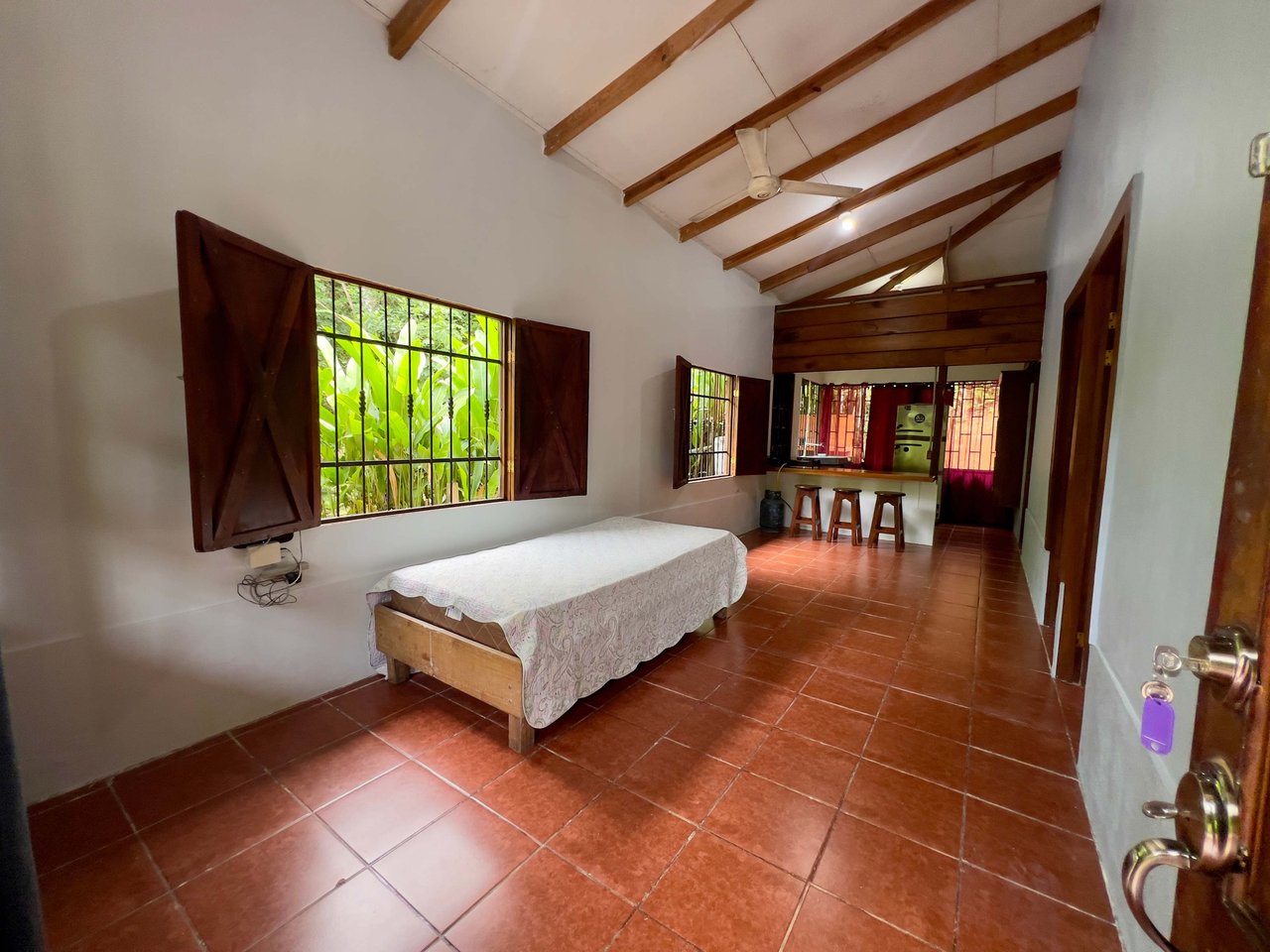 Affordable Wooden Cabañita, 2 bed, 1 bath. 