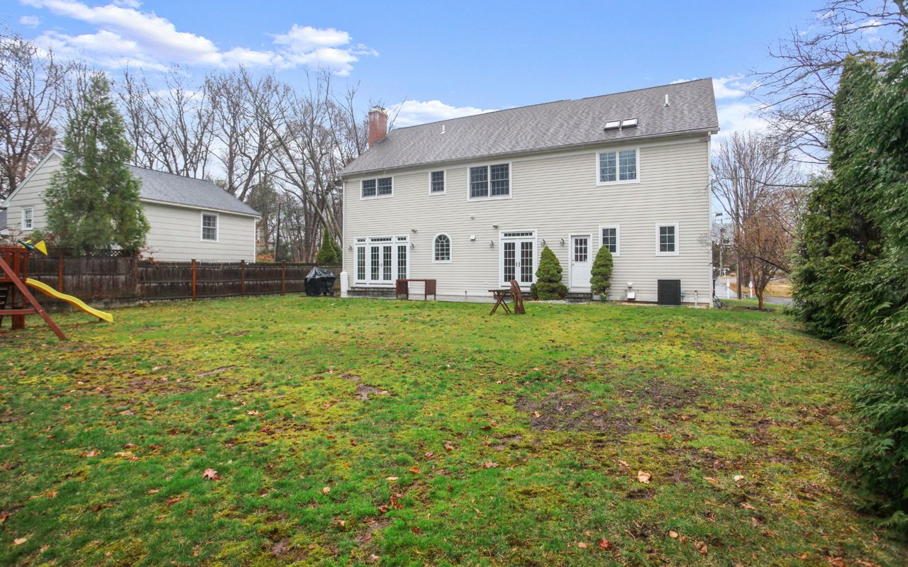15 Ridge Dr