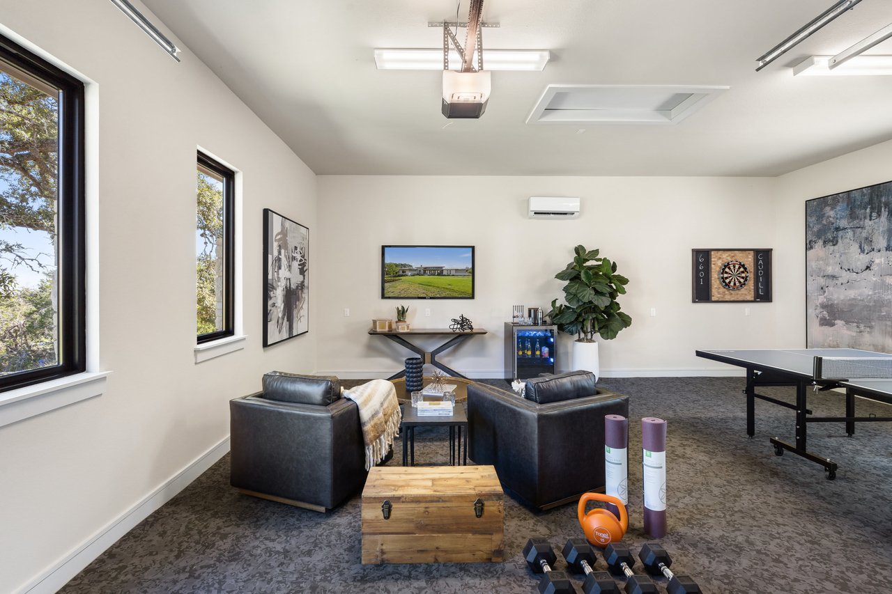 Bee Caves Single Story with Air Conditioned 2nd 2-Car Garage/ADU