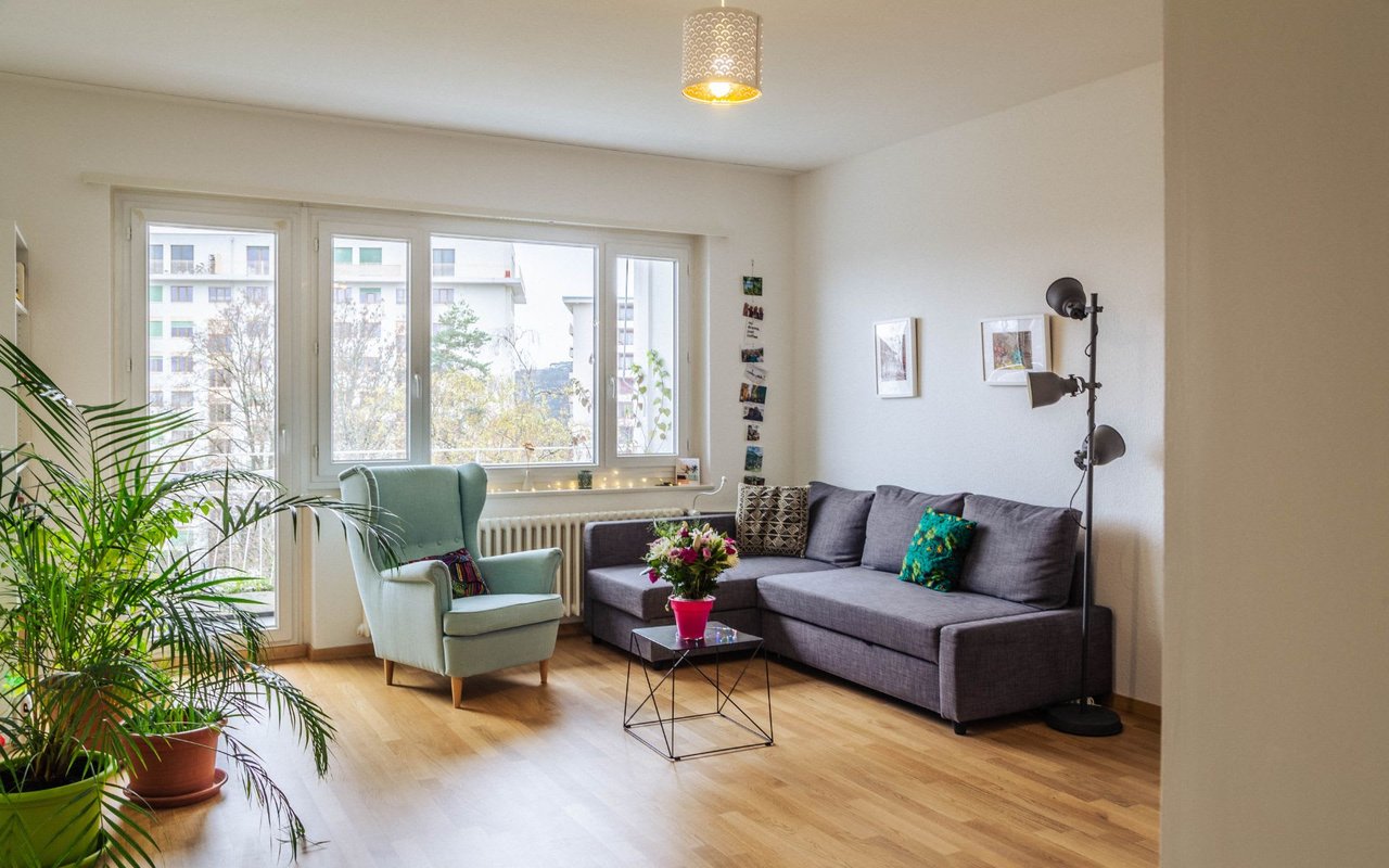 HISTORICALLY, A RECESSION MEANS FALLING MORTGAGE RATES