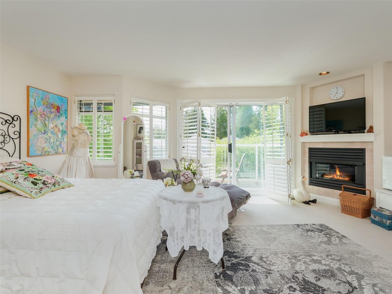 24-5187 Cordova Bay Rd