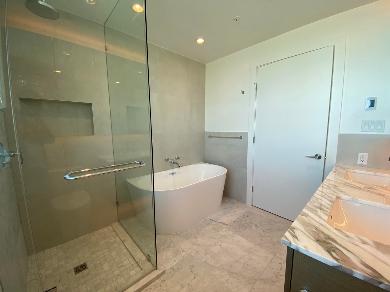 1102-1501 Foster St