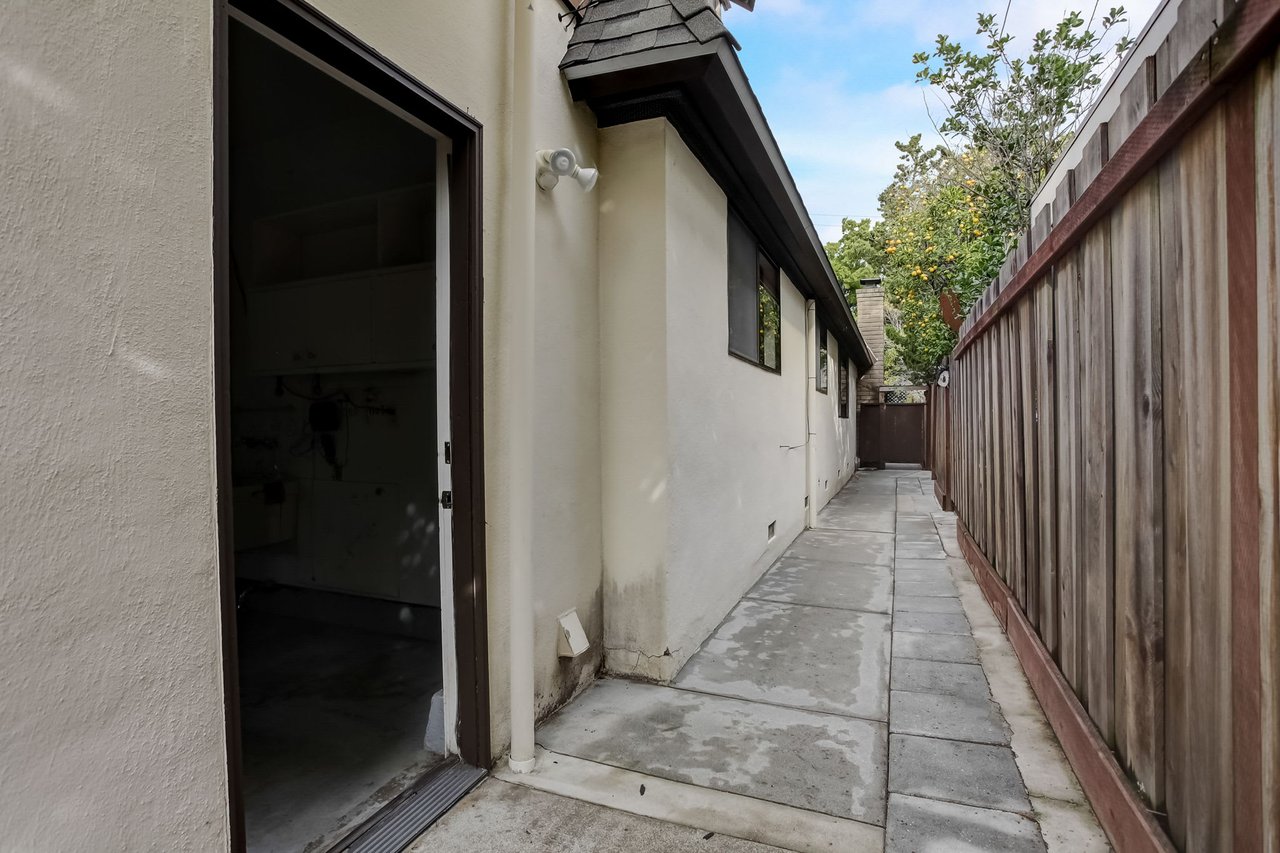 973 Palm Avenue