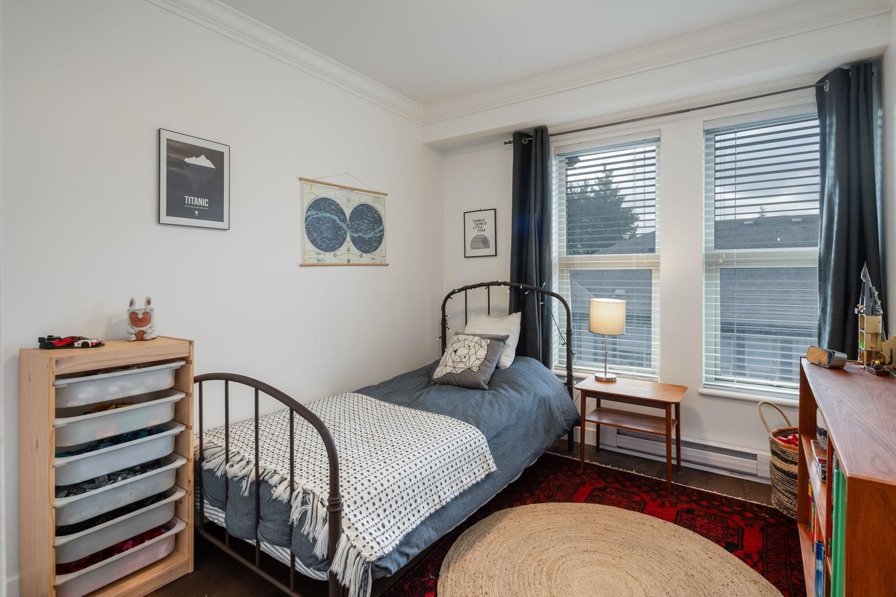 10-308 E 14th St